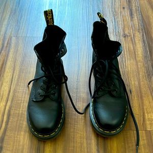 Doc Martens Pascal Boots women